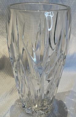 8.5" Tall x 4" Diameter Cut Crystal Vase - HEAVY